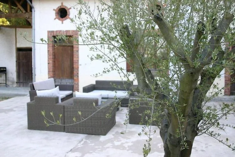 Very Spacious And Luxurious Holiday Home On Quiet Estate 1880 With Pool Buzon