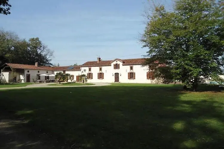 Very Spacious And Luxurious Holiday Home On Quiet Estate 1880 With Pool Buzon 0*,