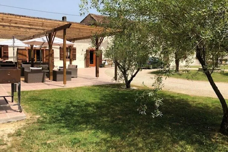 Very Spacious And Luxurious Holiday Home On Quiet Estate 1880 With Pool Buzon 0*,  France