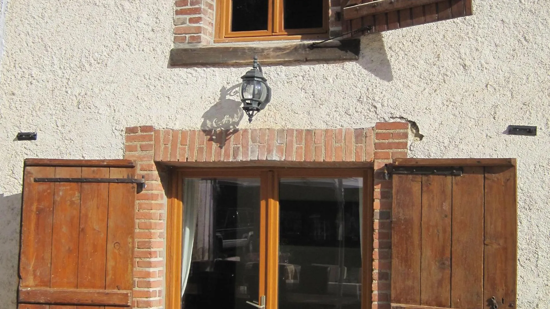 Very Spacious And Luxurious Holiday Home On Quiet Estate 1880 With Pool Buzon 0*,  프랑스
