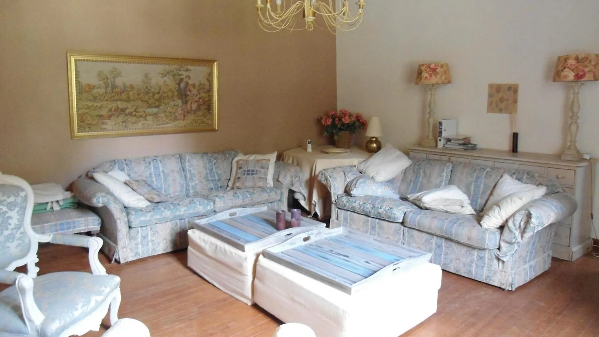 Very Spacious And Luxurious Holiday Home On Quiet Estate 1880 With Pool Buzon
