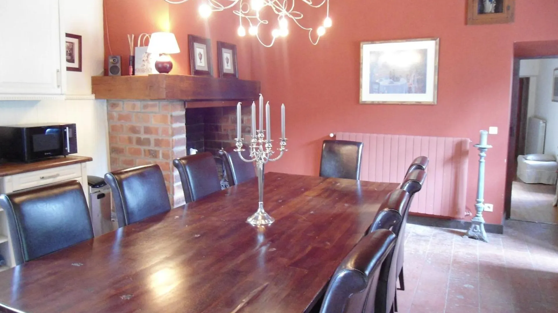 Very Spacious And Luxurious Holiday Home On Quiet Estate 1880 With Pool Buzon 프랑스