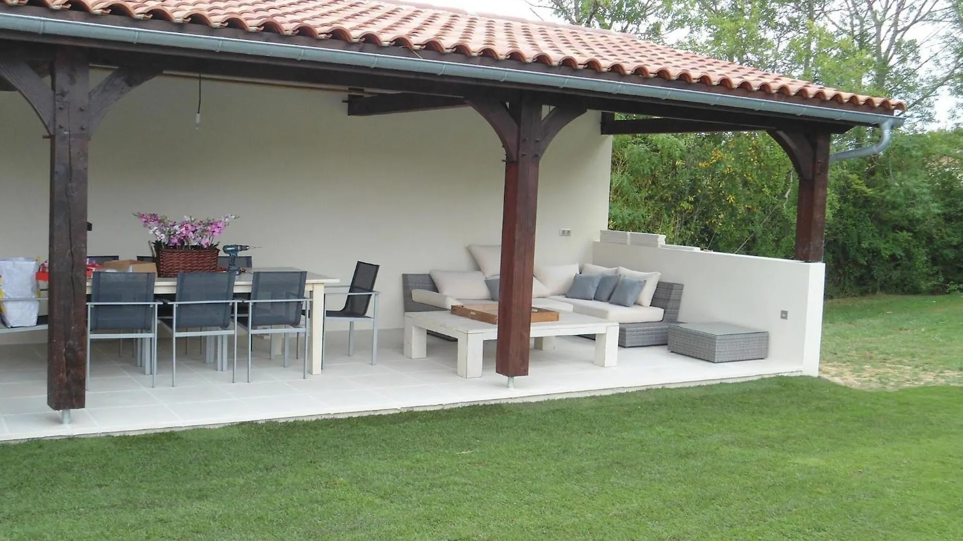 Very Spacious And Luxurious Holiday Home On Quiet Estate 1880 With Pool Buzon