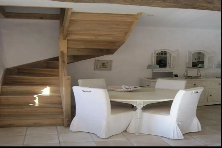 Very Spacious And Luxurious Holiday Home On Quiet Estate 1880 With Pool Buzon