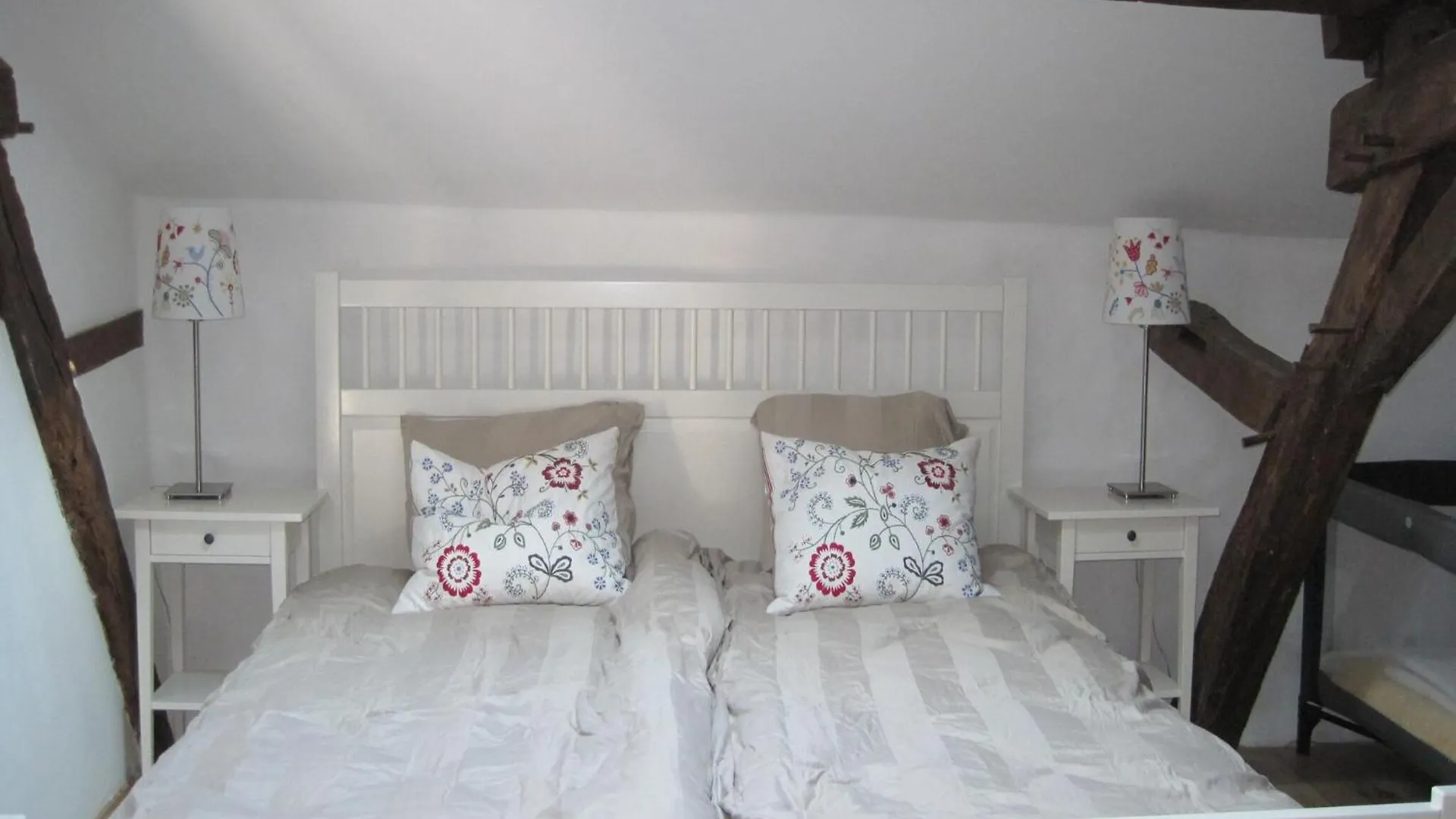Very Spacious And Luxurious Holiday Home On Quiet Estate 1880 With Pool Buzon