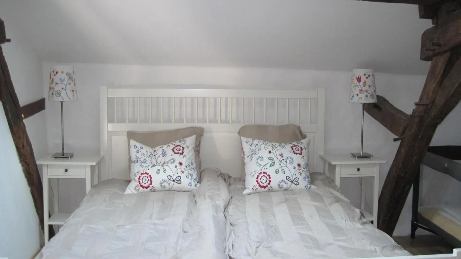 Very Spacious And Luxurious Holiday Home On Quiet Estate 1880 With Pool Buzon 0*,
